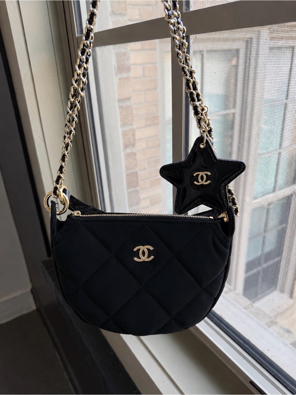 Chanel Beauty Black Velvet Effect Nylon Clutch With Chain